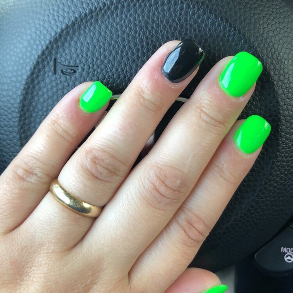 Lee's Nails & Spa - St.Patricks Day nails by Tina - Nail Technicians Near Me - Whittier, California
