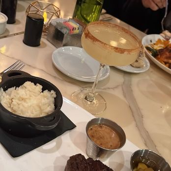 Odette's - Steak and mashed potatoes - Lounges Near Me - New Hope, Pennsylvania