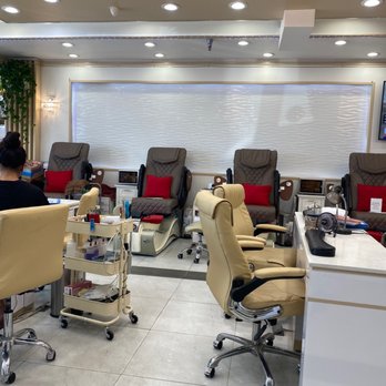 Nails Nails Nails - Spacious place great idea for a Mani Pedi party - Nail Salons Near Me - Whittier, California