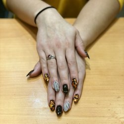 Nails 2000