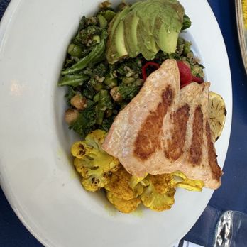 Local Union 271 - BUDDHA BOWL with salmon. Very bland - American Near Me - Palo Alto, California