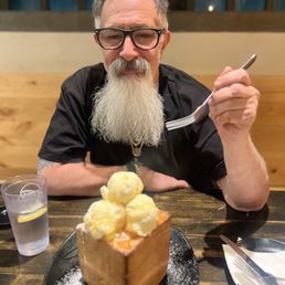 Cake ... with honey ! Had to try it! Cake ... with honey ! Had to try it!