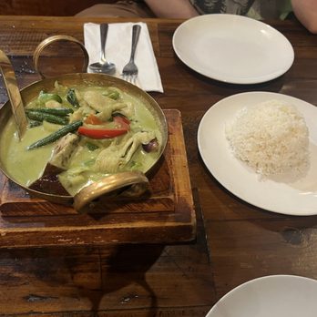 Thai Hot Restaurant - Green curry (includes rice) - Thai Near Me - Indio, California