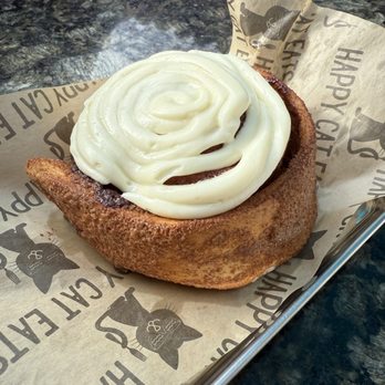 Happy Cat Eats - Cinnamon roll - Burgers Near Me - Santa Barbara, California Happy Cat Eats - Cinnamon roll - Burgers Near Me - Santa Barbara, California