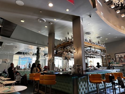 La Parisienne French Bistro by null