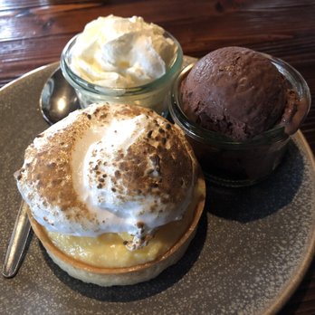 Fork & Bottle - Lemon meringue pie - American Near Me - Zürich, ZH