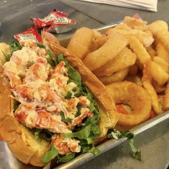 Seahorse - Lobster roll - Bars Near Me - Asbury Park, New Jersey