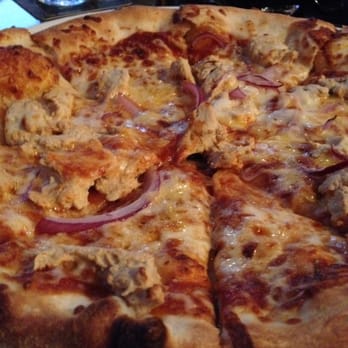 Yard House - Gardein BBQ chikn pizza - New American Near Me - Costa Mesa, California