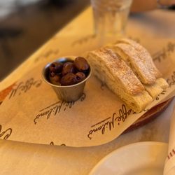 Fresh appetizer bread with olive oil.