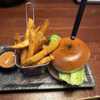 Revolution Golf And Grille - Hamburger with fries - Sports Bars Near Me - Williamsburg, Virginia