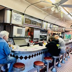 Arnold’s Wayside Diner