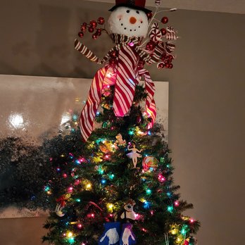 St Nick’s Holiday Shoppe - Christmas Trees Near Me - Mount Dora, Florida