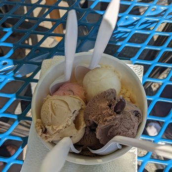 Munnerlyn's Ice Creamery - Ice Cream & Frozen Yogurt Near Me - Pine Grove, California Munnerlyn's Ice Creamery - Ice Cream & Frozen Yogurt Near Me - Pine Grove, California