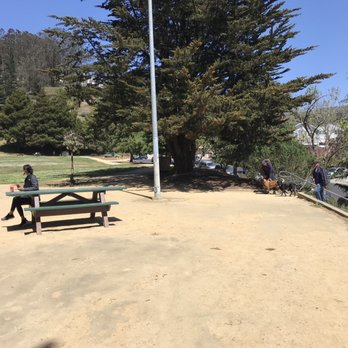 Hillside Park - Picnic tables - Parks Near Me - Daly City, California Hillside Park - Picnic tables - Parks Near Me - Daly City, California