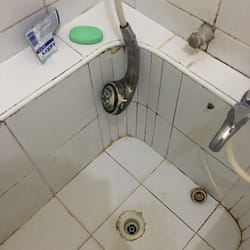 Vista de las Islas - Filthy bathroom