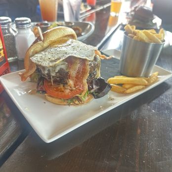 Rock & Brews - El Segundo - Gastropub Burger now THAT'S a burger! - American Near Me - El Segundo, California