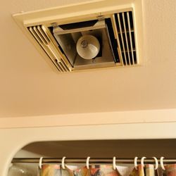 Watson's Regency Suites - Load and doesn't light up