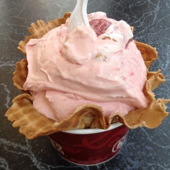 Cold Stone Creamery - Snickerdoodle Strawberry Shortcake - Ice Cream & Frozen Yogurt Near Me - Thousand Oaks, California Cold Stone Creamery - Snickerdoodle Strawberry Shortcake - Ice Cream & Frozen Yogurt Near Me - Thousand Oaks, California