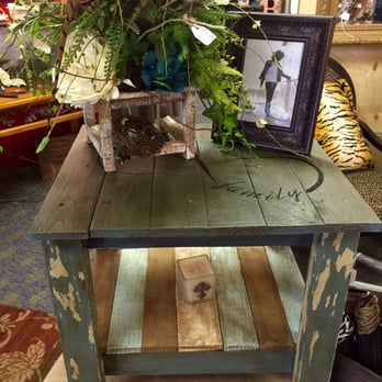 Heart Strings - Side Table- family infinity on top. - Florists Near Me - Mustang, Oklahoma