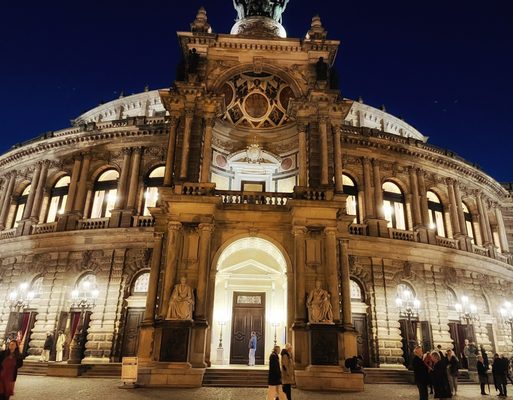 Semperoper Dresden by null