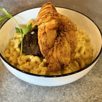 Trap Kitchen - short rib lobster mac: solid overall - American Near Me - Portland, Oregon