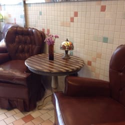 Ambigú Estación - Nice comfortable seating areas for chilling and listening to background music