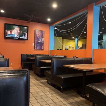 Moon River Pizza - Interior decor - Pizza Near Me - Jacksonville, Florida
