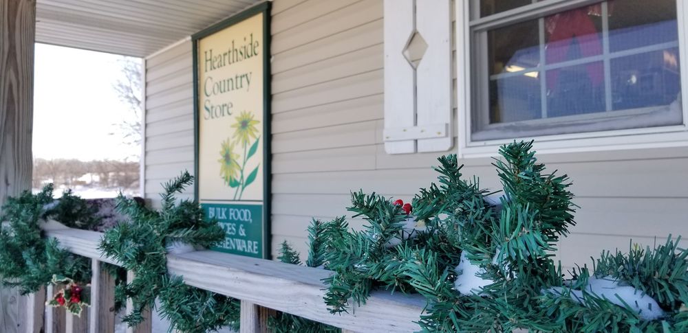 Hearthside Country Store Logo