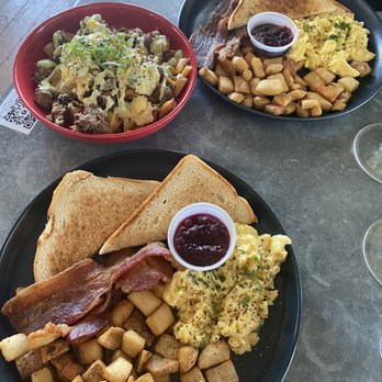 Leeland House - Breakfast plate and Brisket hash (2023) - Breakfast & Brunch Near Me - Houston, Texas Leeland House - Breakfast plate and Brisket hash (2023) - Breakfast & Brunch Near Me - Houston, Texas