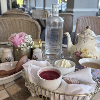 Little Hen - My complete order   Scones   Jasmine Tea   Smoked Bacon - Breakfast & Brunch Near Me - Weston, Florida