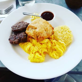 Tiny Boxwoods - Mothers breakfast - Venues & Event Spaces Near Me - Austin, Texas