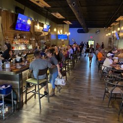 231 Bar & Grill - Spacious when it looks small from the outside.