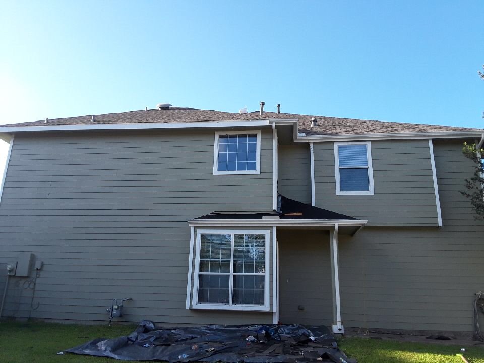 Slide of Aura Roofing Services