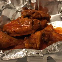 Rossi's Pizza - Endicott - Half dozen suicide wings.