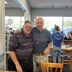 Everybody’s Brunch Place - Happy customers
