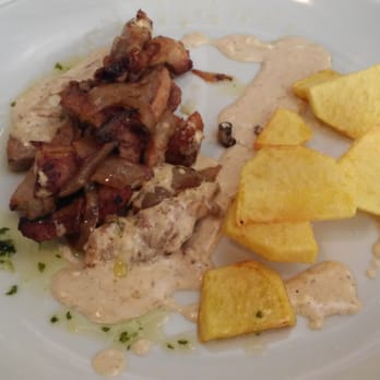 Taberna María Morena - Secreto, cebolla y dalsa de queso - Signature Cuisine Near Me - Zaragoza, Z
