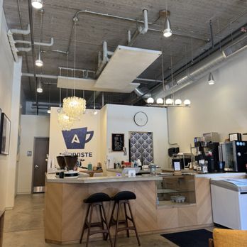 Arriviste Coffee Roasters - Inside - Coffee & Tea Near Me - Pittsburgh, Pennsylvania