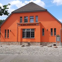 Elbelandhaus - Gebäudeansicht.