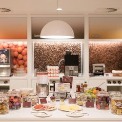 Hampton by Hilton Aberdeen Airport - Dining area