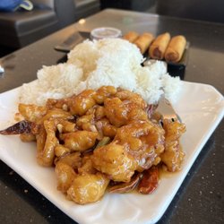 General Chicken Lunch Special and Egg Rolls