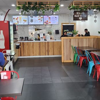 Alohahola - Inside - Chicken Wings Near Me - Glen Allen, Virginia