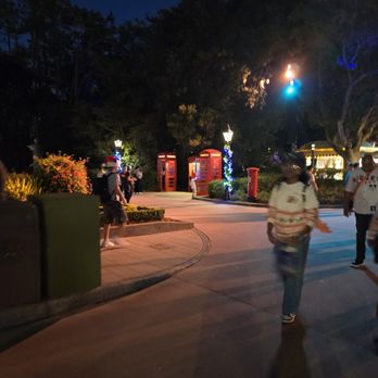 EPCOT - night - Amusement Parks Near Me - Lake Buena Vista, Florida EPCOT - night - Amusement Parks Near Me - Lake Buena Vista, Florida