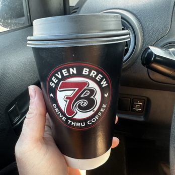 7 Brew Coffee - Medium Hot Chocolate - Coffee & Tea Near Me - Zanesville, Ohio