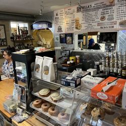 Bella's Bakes Cakes and Bagels