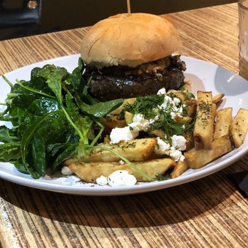 Public House Temecula - New American Near Me - Temecula, California