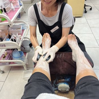 Pink Nails - Kathy and Nina make the best team. While the Boss, Molly works earnestly herself. - Nail Salons Near Me - South Pasadena, California