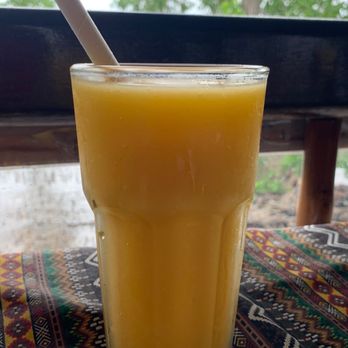 Badjao Seafront Restaurant - Mango shake - Seafood Near Me - Puerto Princesa, PLW