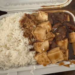 Lucky dragon - Tofu with beef rice plate