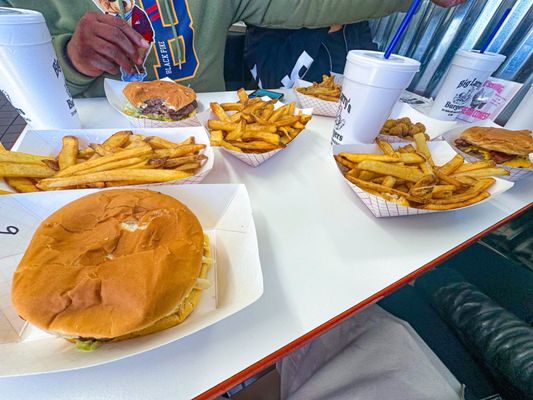 Big Larry's Burgers by null