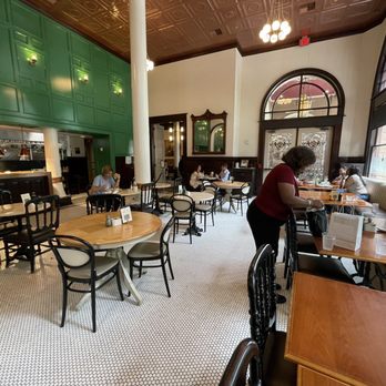 1886 Cafe & Bakery - Inside! - American Near Me - Austin, Texas